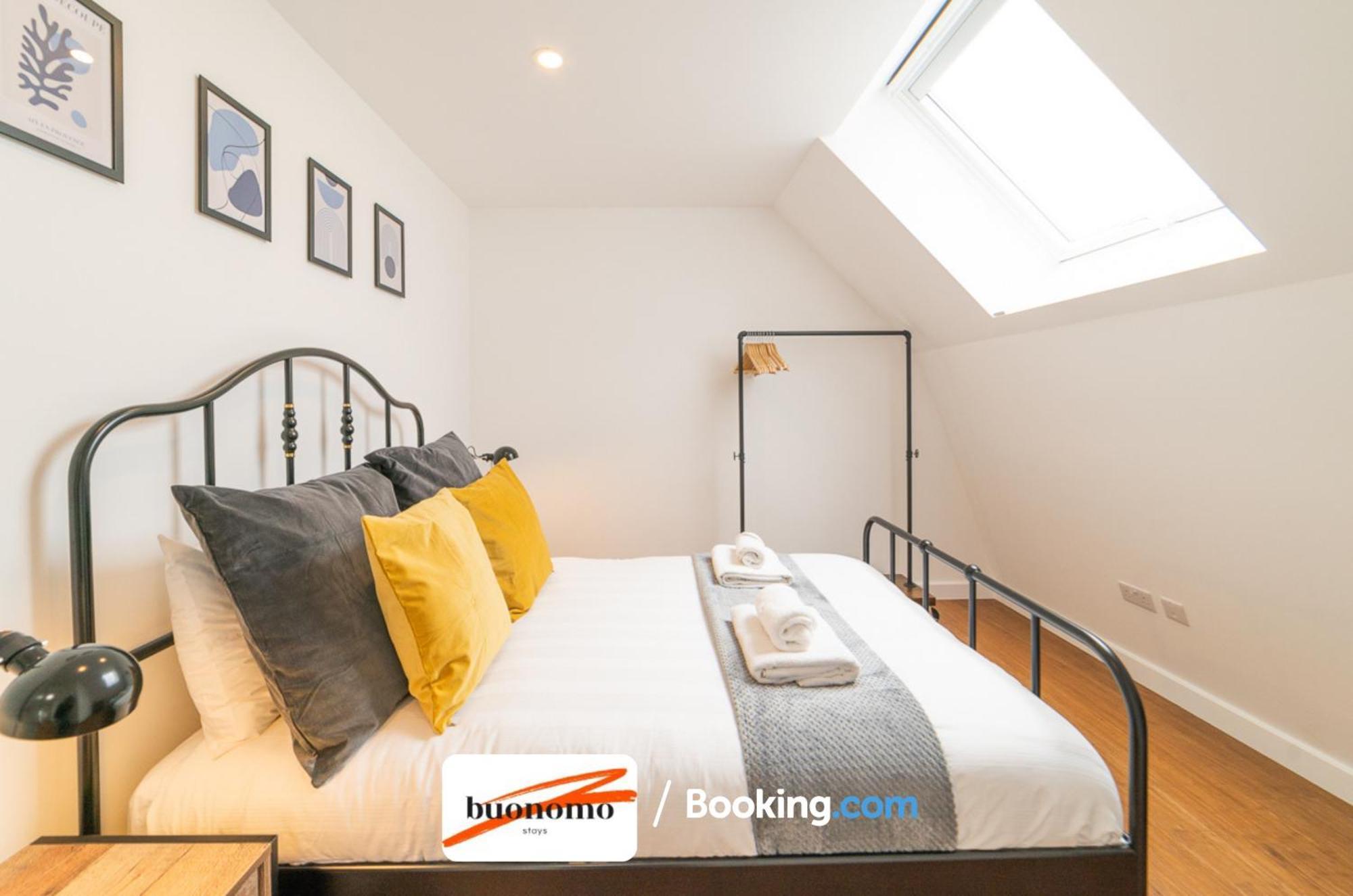 Two Bedroom Apartment At Buonomo Stays Short Lets & Serviced Accommodation Londen Buitenkant foto