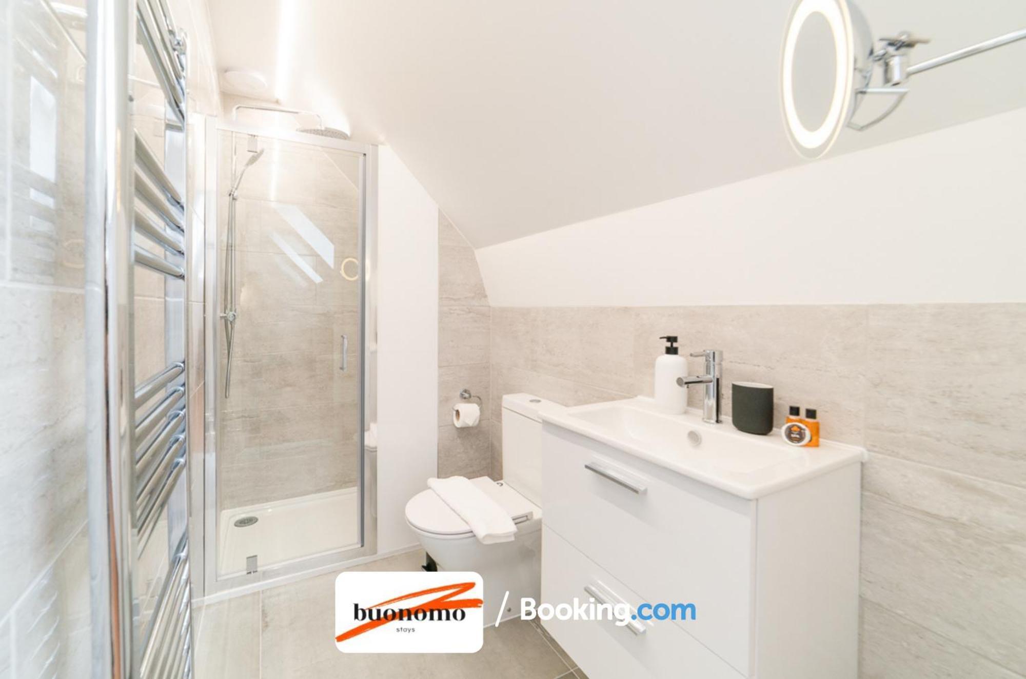 Two Bedroom Apartment At Buonomo Stays Short Lets & Serviced Accommodation Londen Buitenkant foto