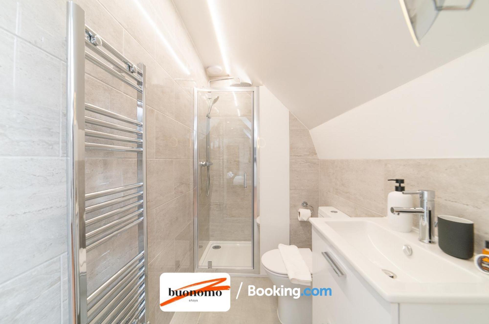 Two Bedroom Apartment At Buonomo Stays Short Lets & Serviced Accommodation Londen Buitenkant foto