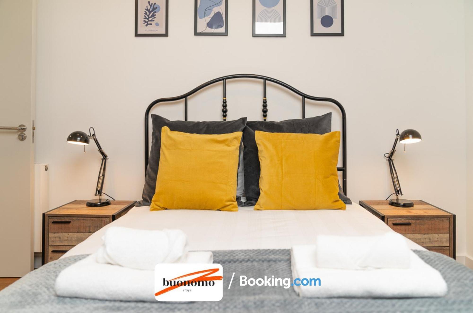 Two Bedroom Apartment At Buonomo Stays Short Lets & Serviced Accommodation Londen Buitenkant foto