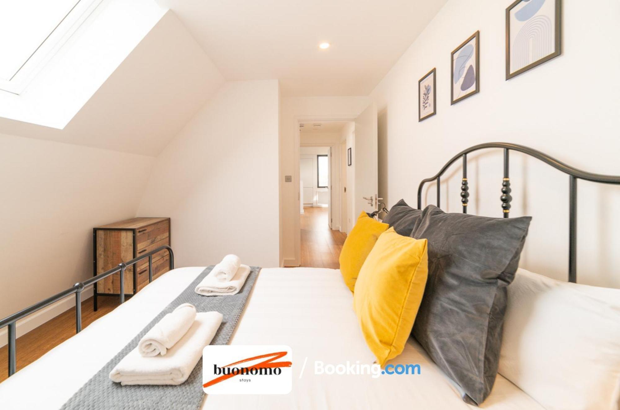 Two Bedroom Apartment At Buonomo Stays Short Lets & Serviced Accommodation Londen Buitenkant foto