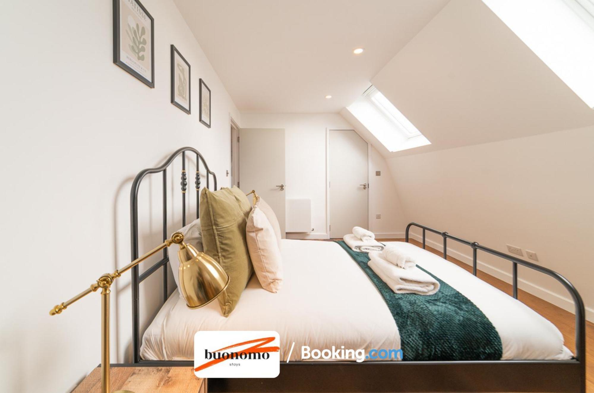 Two Bedroom Apartment At Buonomo Stays Short Lets & Serviced Accommodation Londen Buitenkant foto