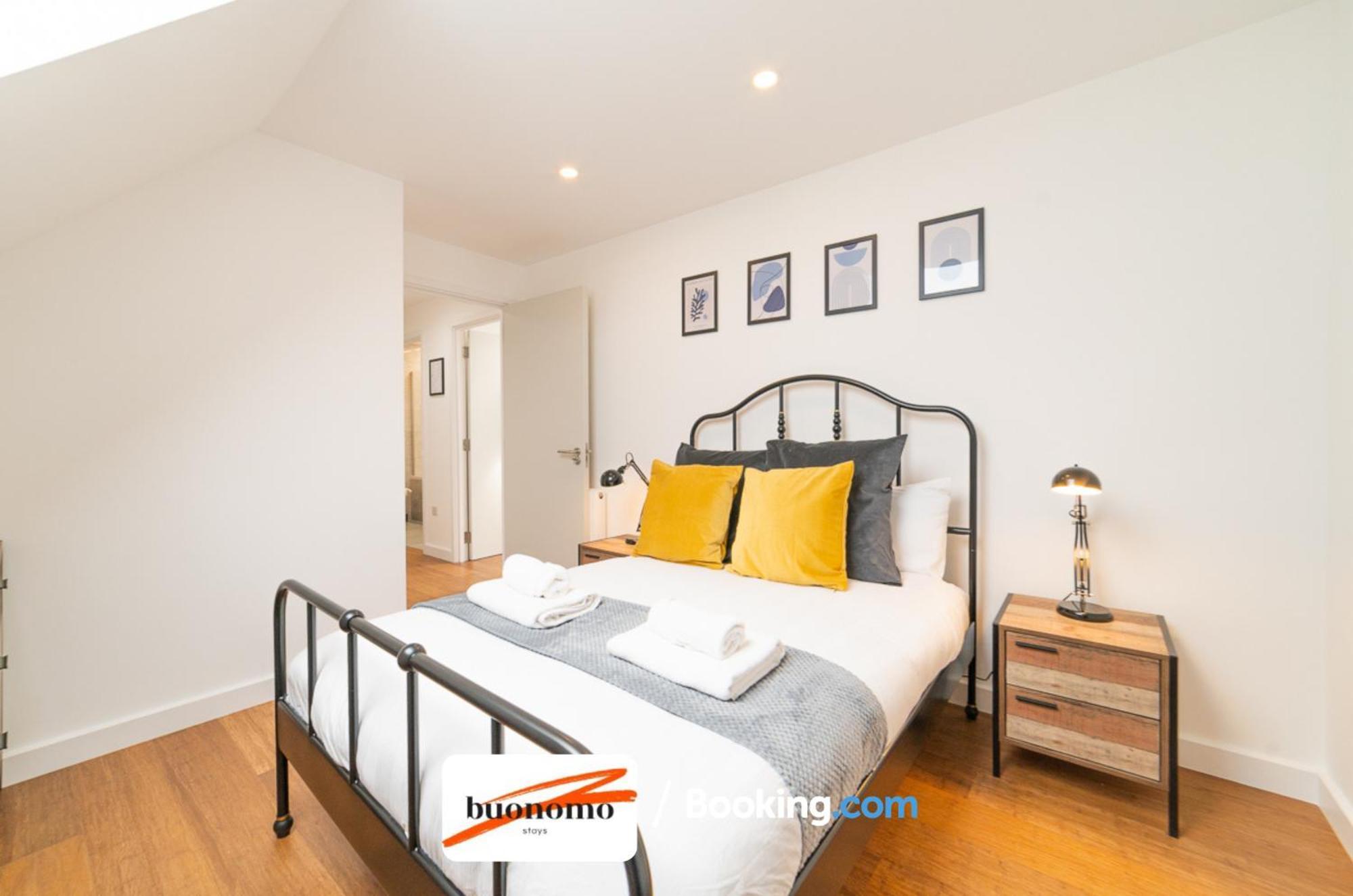 Two Bedroom Apartment At Buonomo Stays Short Lets & Serviced Accommodation Londen Buitenkant foto